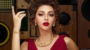 تألقي بأجمل التسريحات للشعر الخشن